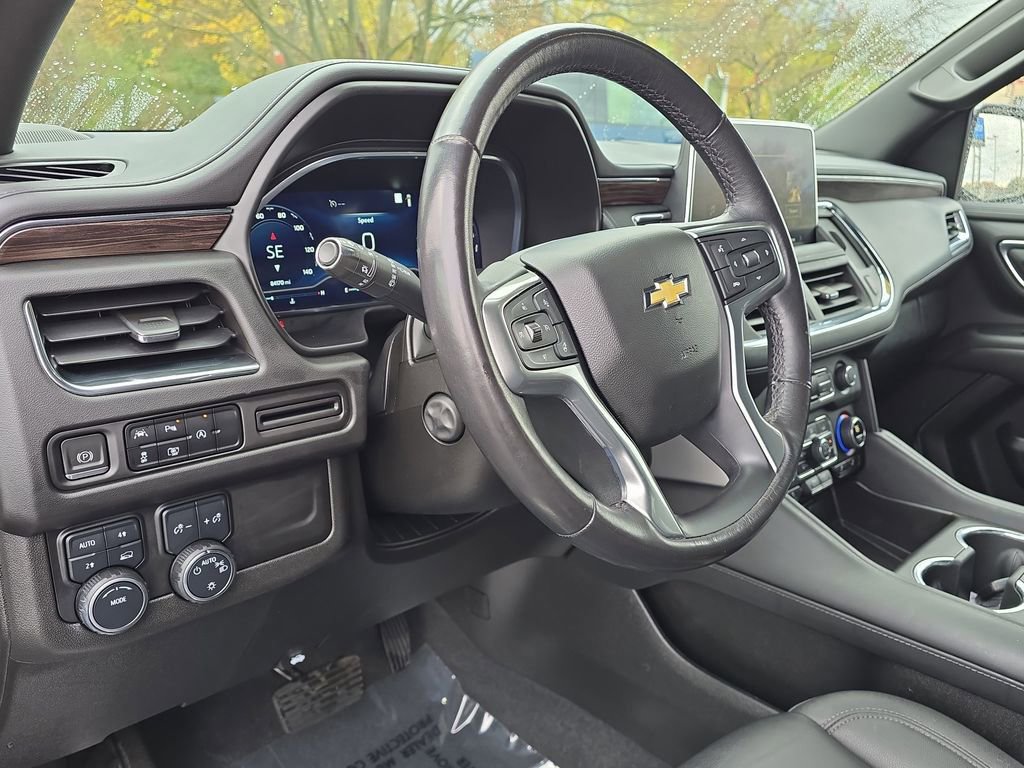 Used 2023 Chevrolet Suburban LT w/ LT Signature Plus Package image 19