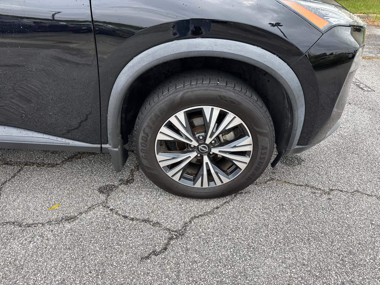 Used 2023 Nissan Rogue SV FWD image 12