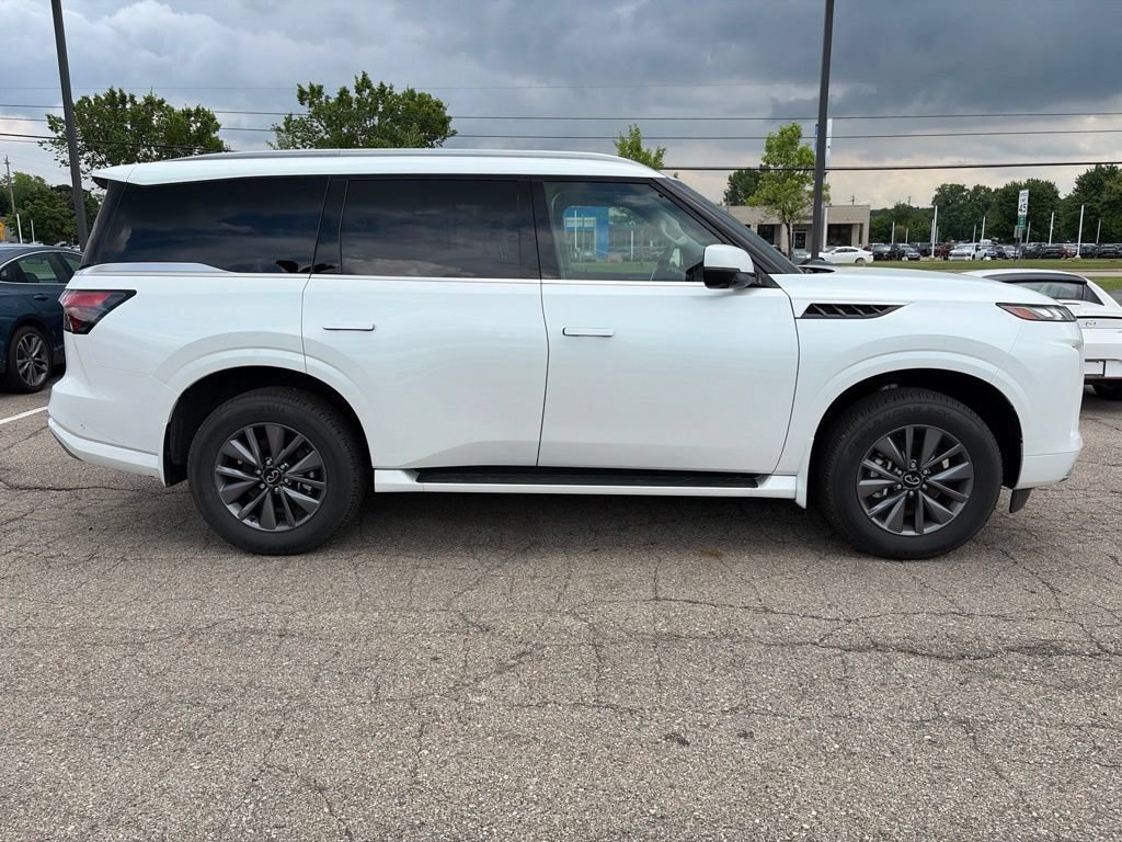 Certified 2026 INFINITI QX80 Pure w/ Cargo Package AWD/4WD image 4