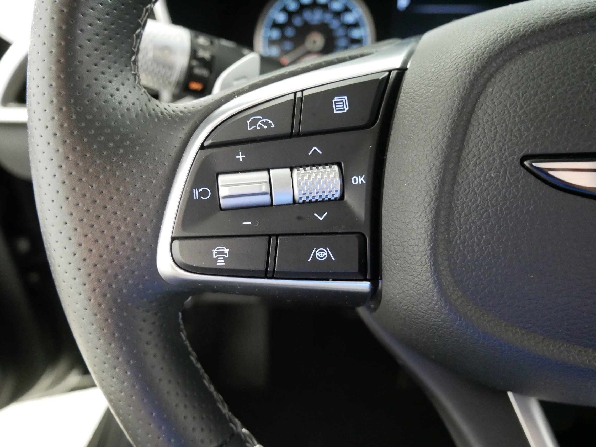 Certified 2025 Genesis G70 2.5T AWD/4WD image 27