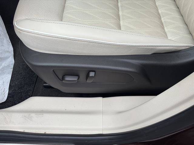 Used 2022 Buick Envision Avenir w/ Technology Package II image 15