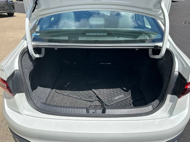 Used 2023 Volkswagen Jetta SE FWD image 10