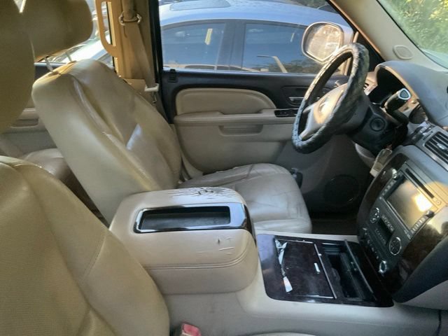 Used 2011 GMC Yukon Denali AWD/4WD image 4