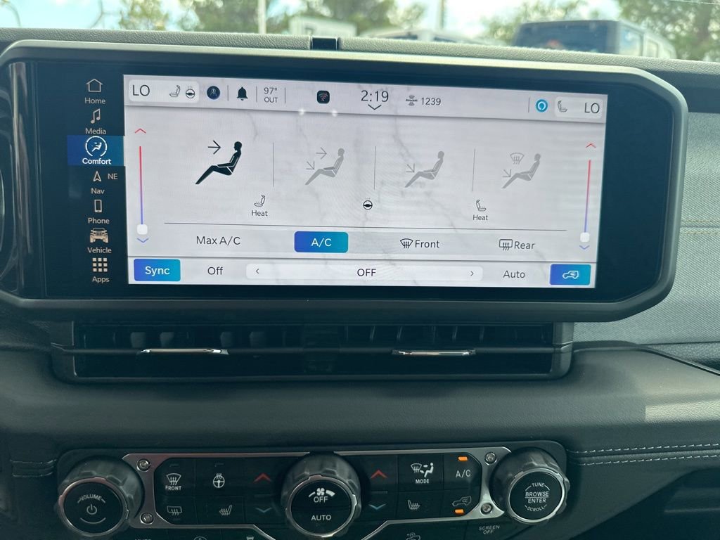 New 2024 Jeep Wrangler Unlimited Sahara w/ Technology Group image 29