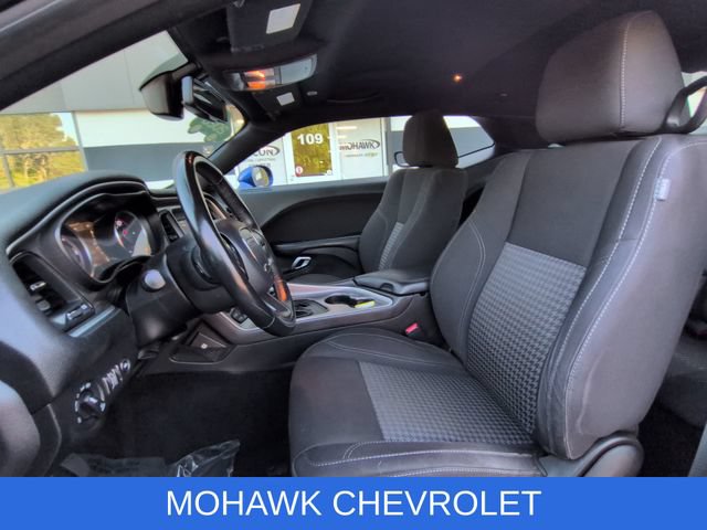 Used 2020 Dodge Challenger SXT w/ Driver Convenience Group AWD/4WD image 20
