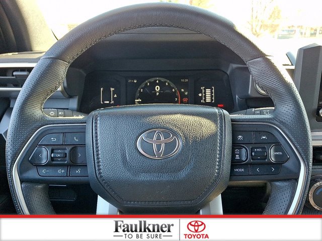 Used 2025 Toyota 4Runner SR5 AWD/4WD image 16