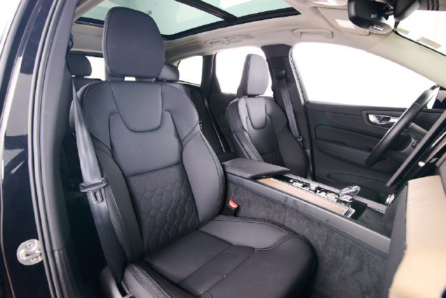 Certified 2026 Volvo XC60 B5 Plus AWD/4WD image 19