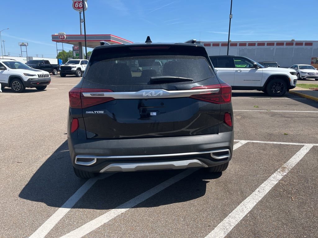 Used 2023 Kia Seltos SX w/ SX Sunroof Package AWD/4WD image 5