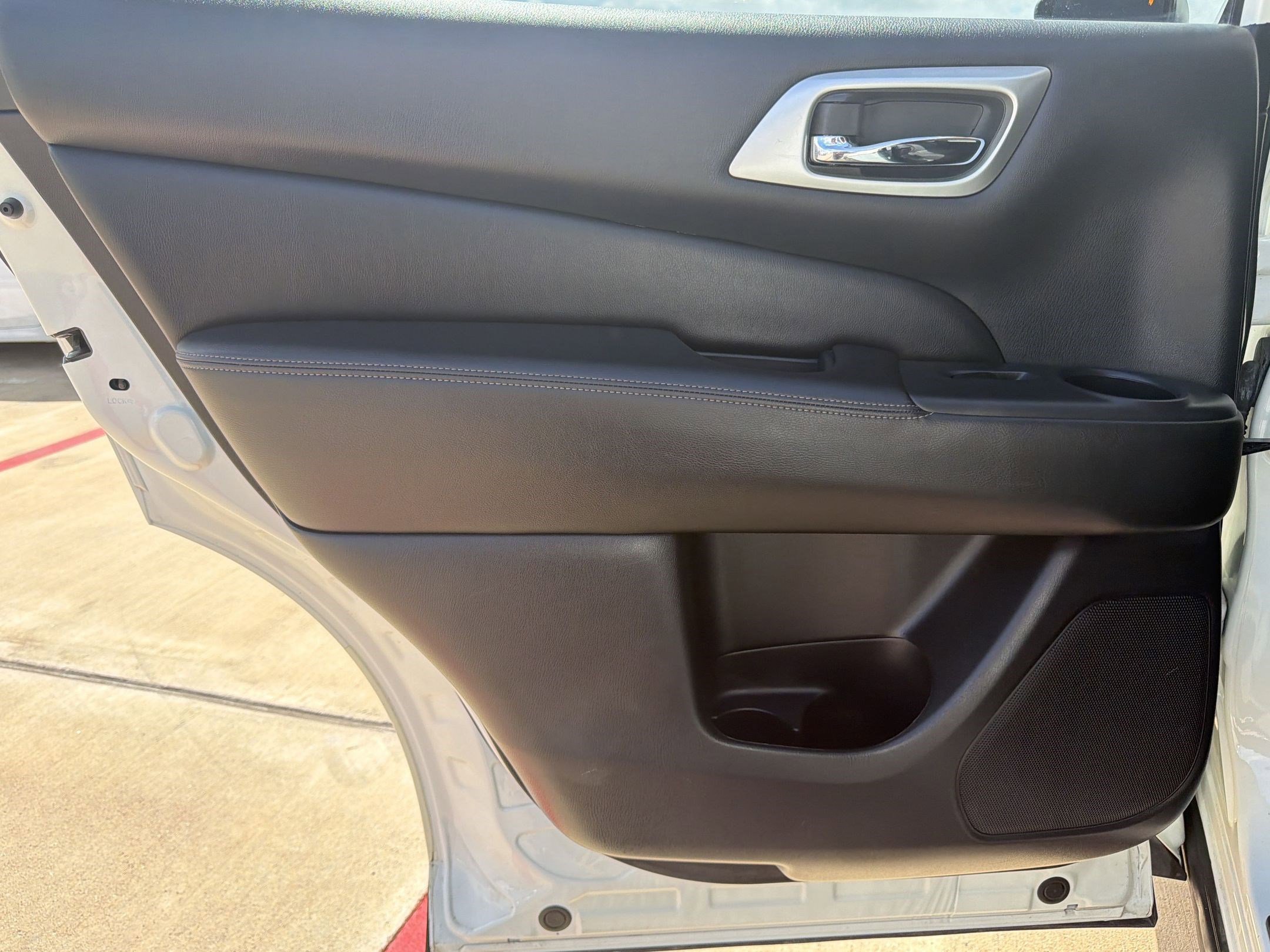 Used 2019 Nissan Pathfinder SV image 27