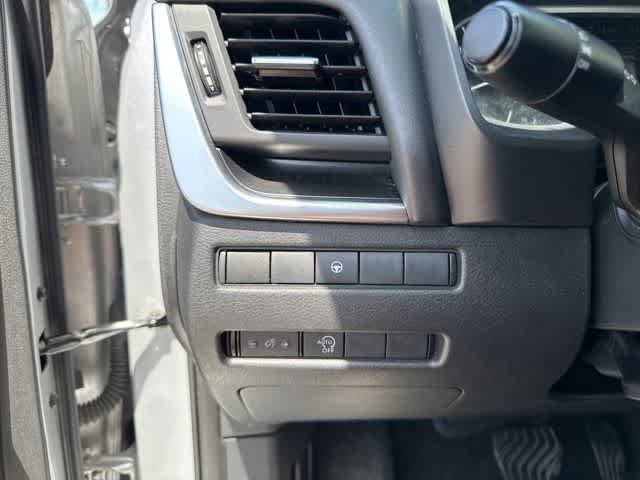 Used 2023 Nissan Rogue SV AWD/4WD image 14