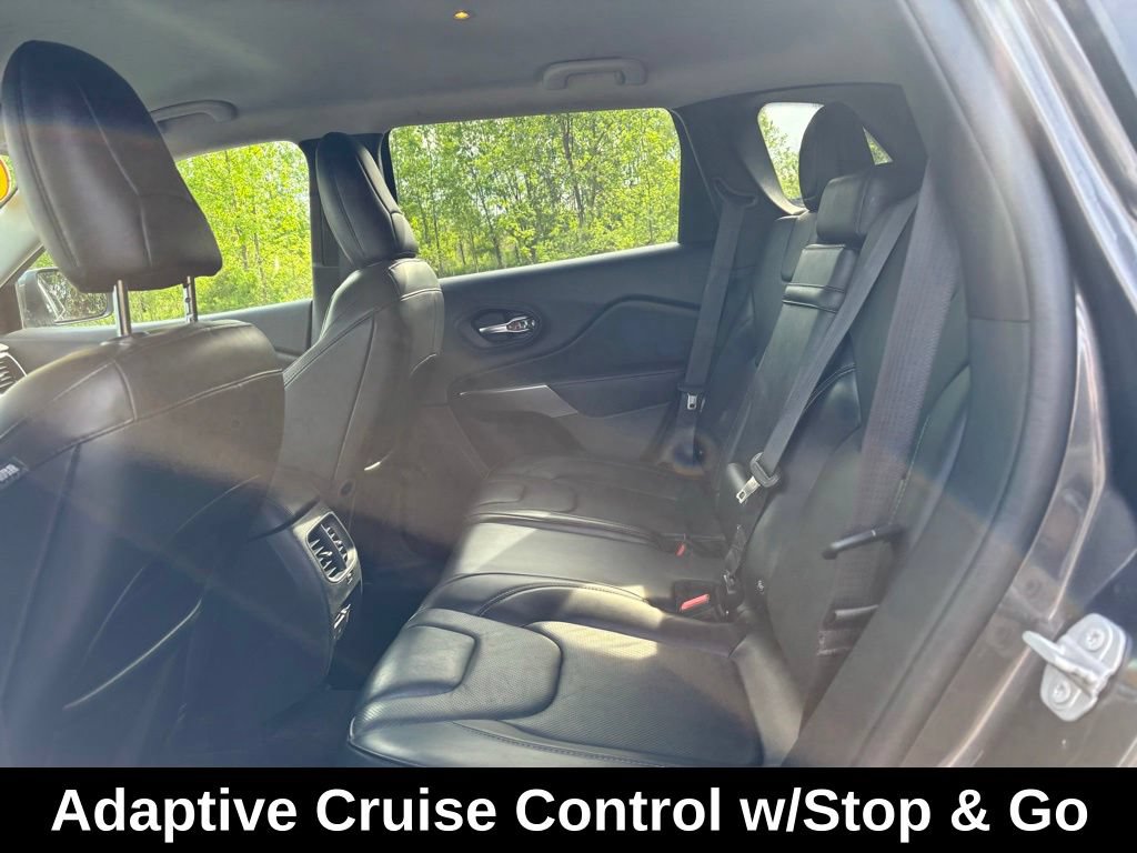 Used 2019 Jeep Cherokee Limited w/ Technology Group AWD/4WD image 11
