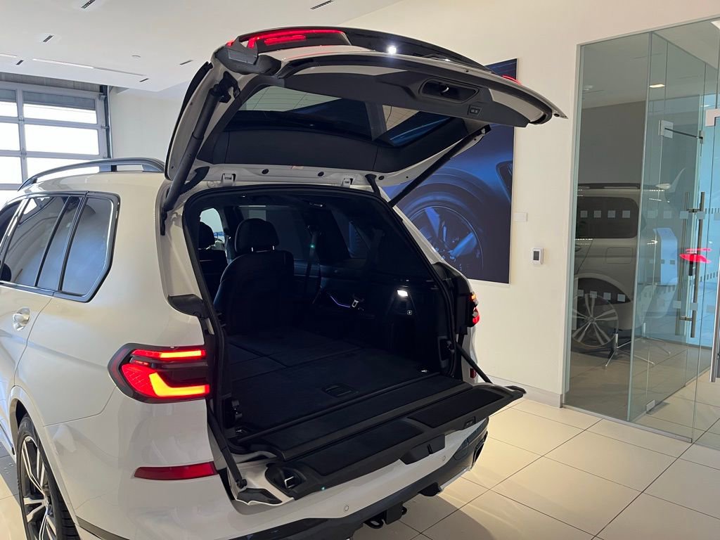 Used 2024 BMW X7 M60i w/ Executive Package AWD/4WD image 32