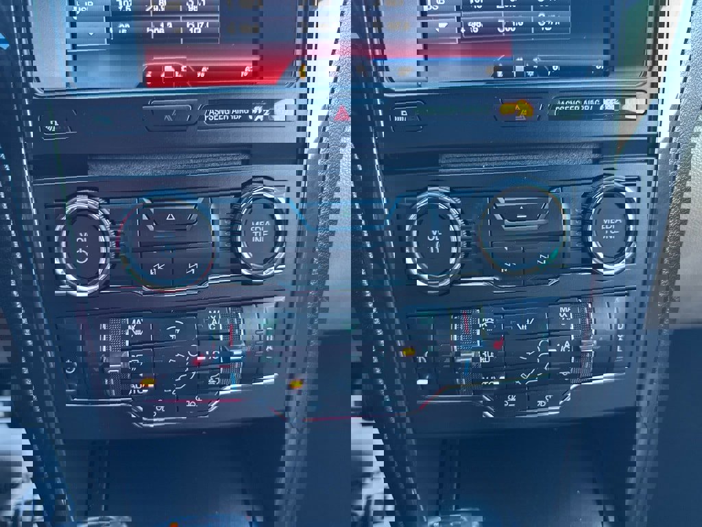 Used 2016 Ford Explorer XLT w/ Equipment Group 202A image 20