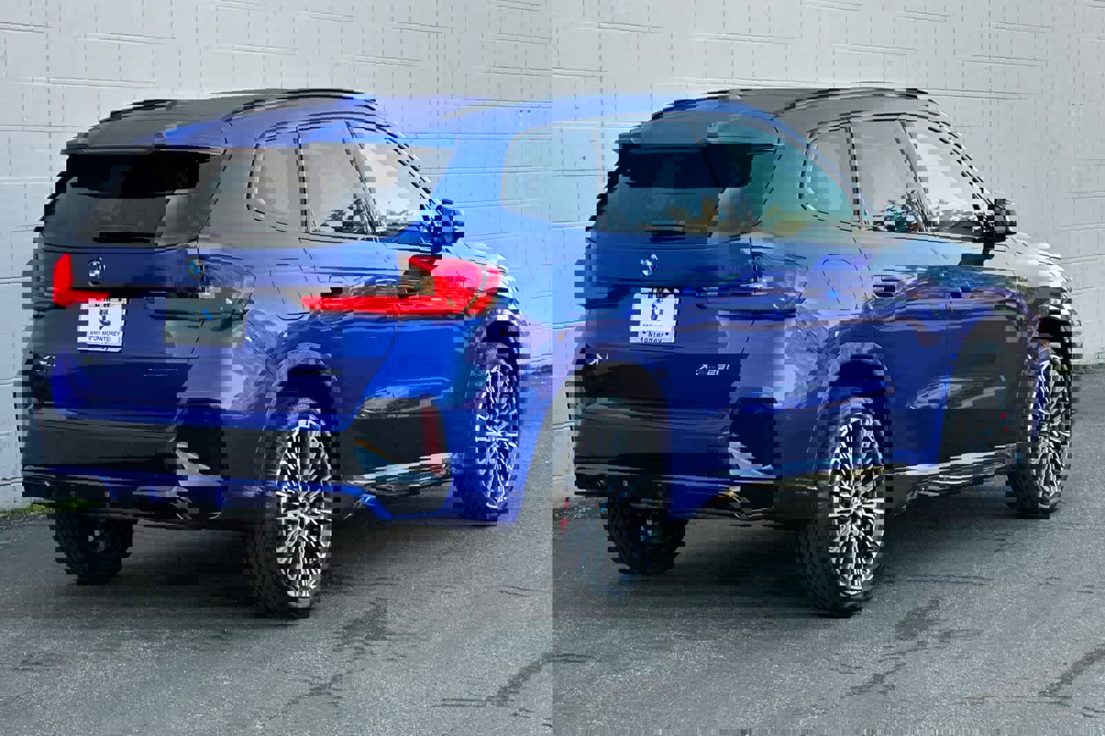 Used 2025 BMW X1 xDrive28i w/ Premium Package image 2