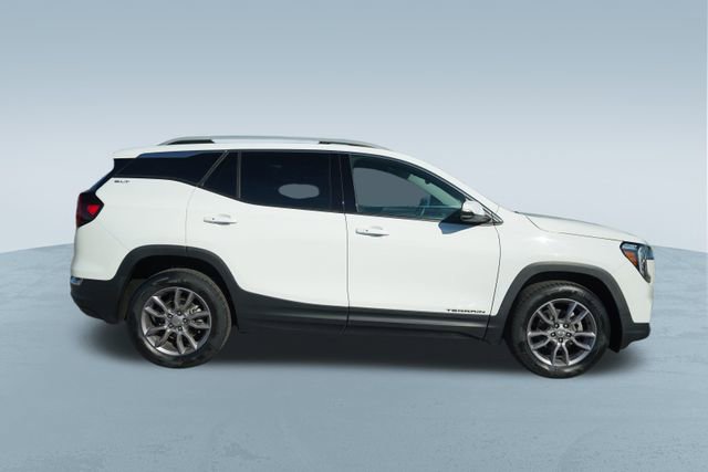 Used 2023 GMC Terrain SLT image 9