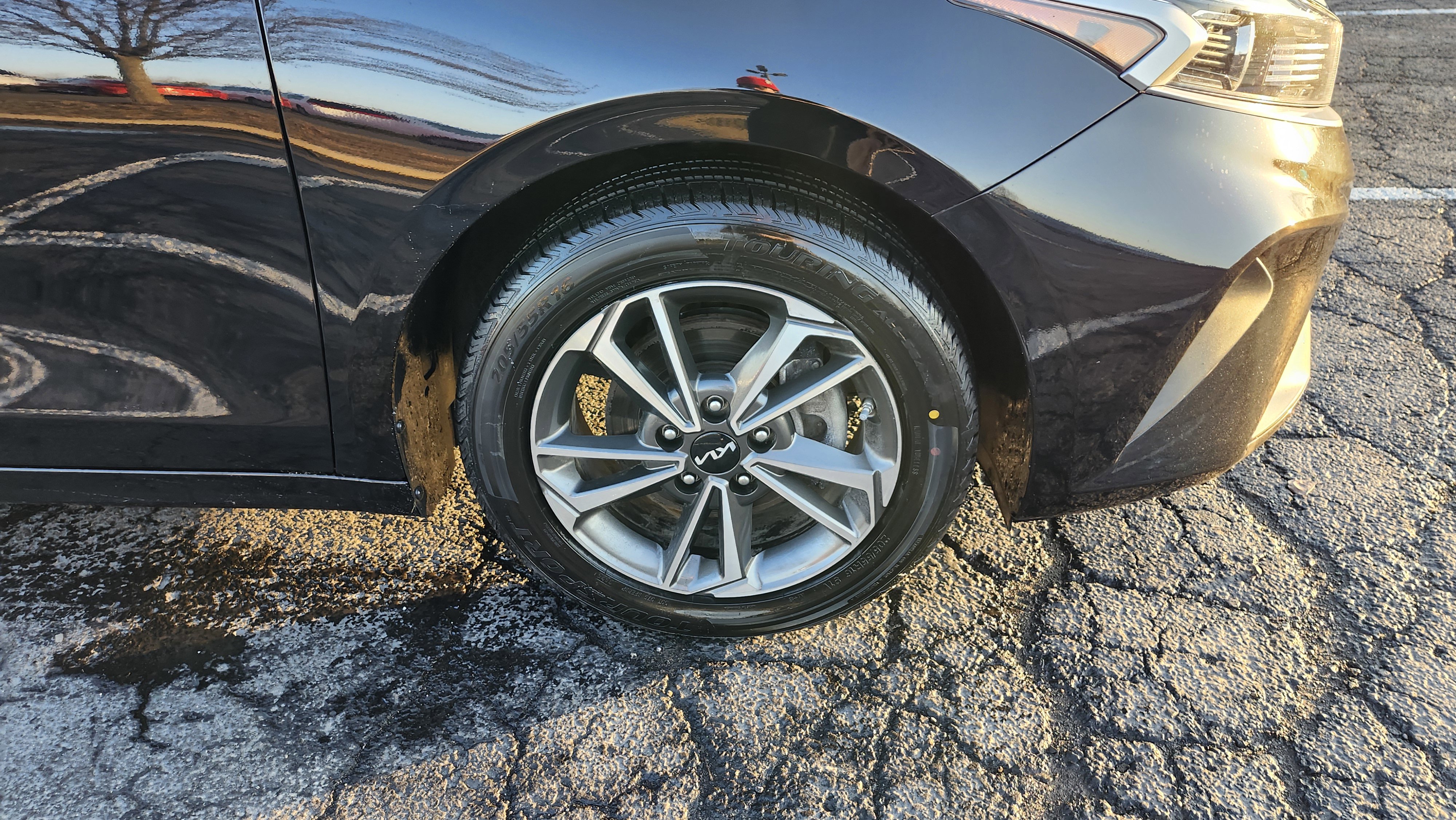 Used 2023 Kia Forte LXS image 9