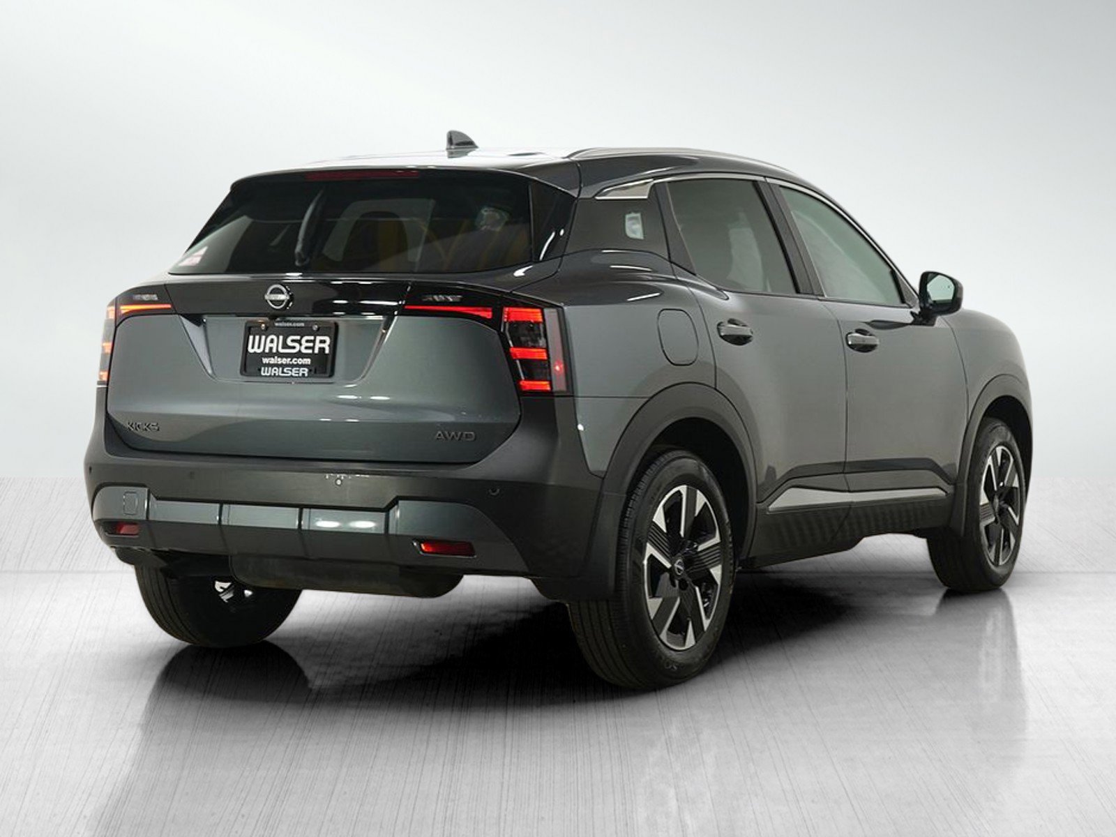 Used 2025 Nissan Kicks SV w/ SV Premium Package image 5