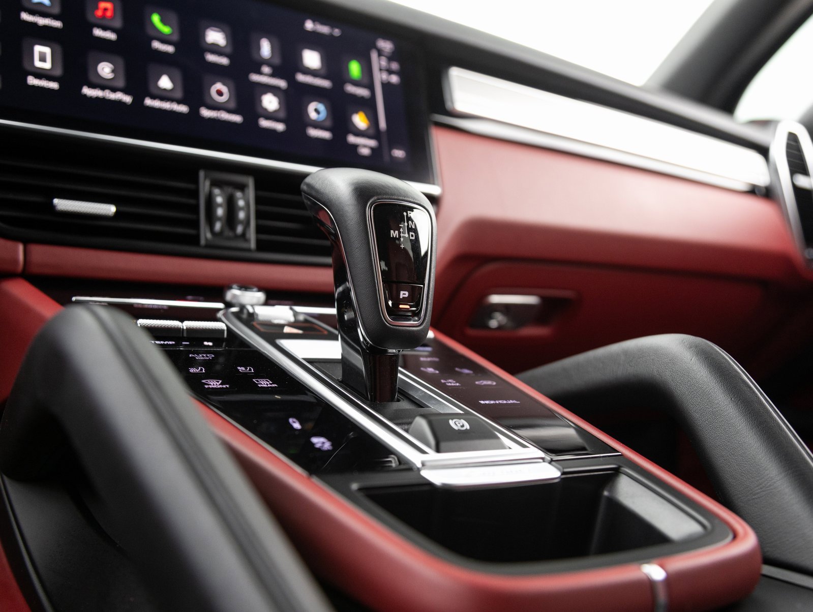 Used 2023 Porsche Cayenne image 27