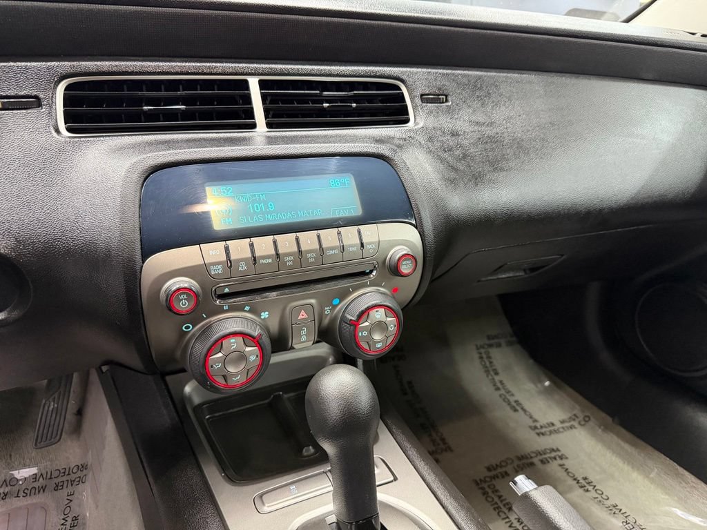 Used 2011 Chevrolet Camaro LT RWD image 25