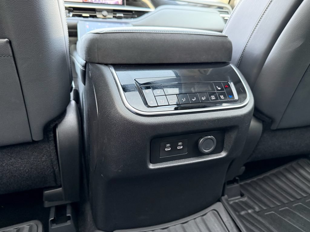 Used 2025 INFINITI QX80 Sensory AWD/4WD image 25