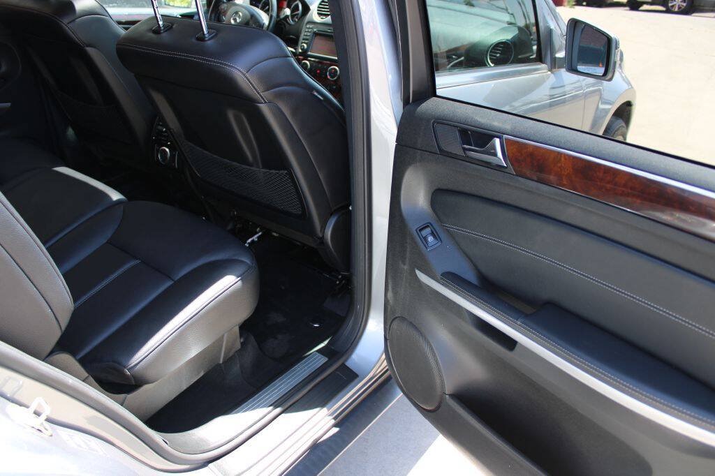 Used 2012 Mercedes-Benz GL 450 4MATIC image 16