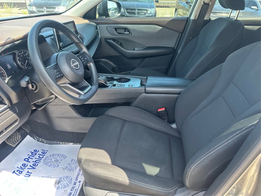 Used 2023 Nissan Rogue S image 13