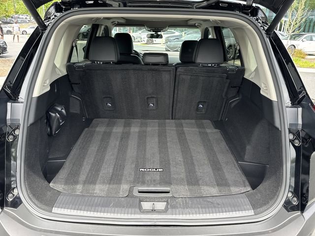Used 2023 Nissan Rogue SV w/ SV Premium B Package FWD image 18