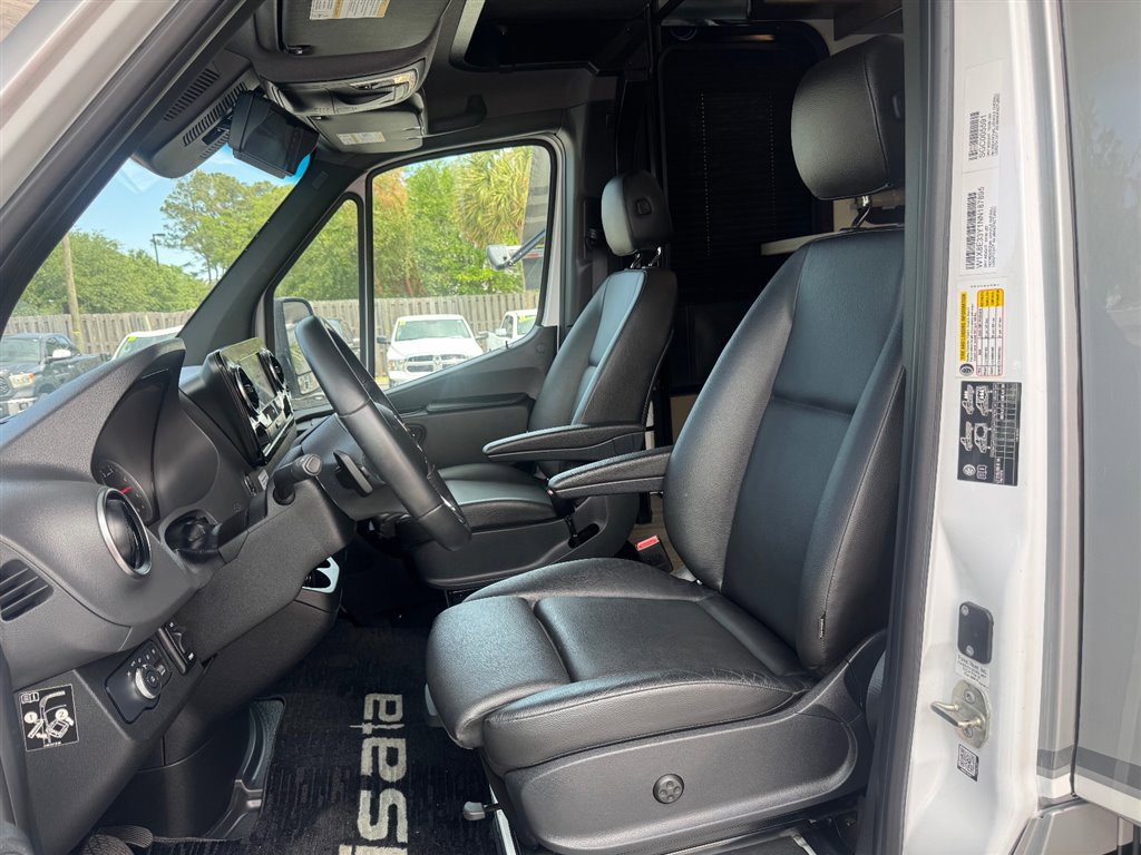 Used 2022 Mercedes-Benz Sprinter 3500 image 33