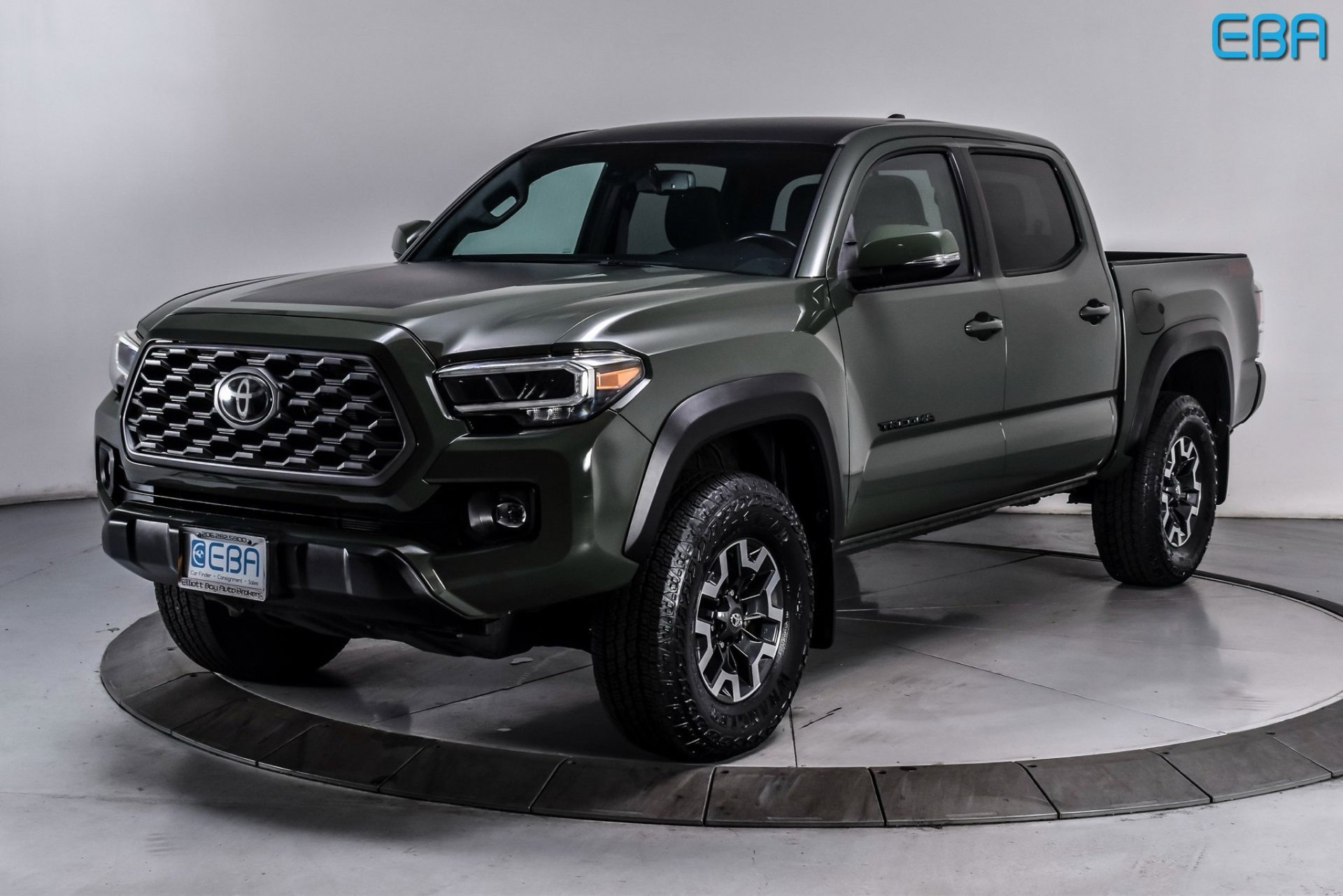 Used 2022 Toyota Tacoma TRD Off-Road image 3