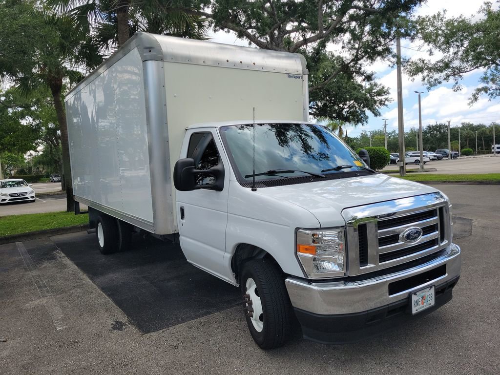 Used 2024 Ford E-350 and Econoline 350 Super Duty w/ Power Windows & Locks Group RWD image 2