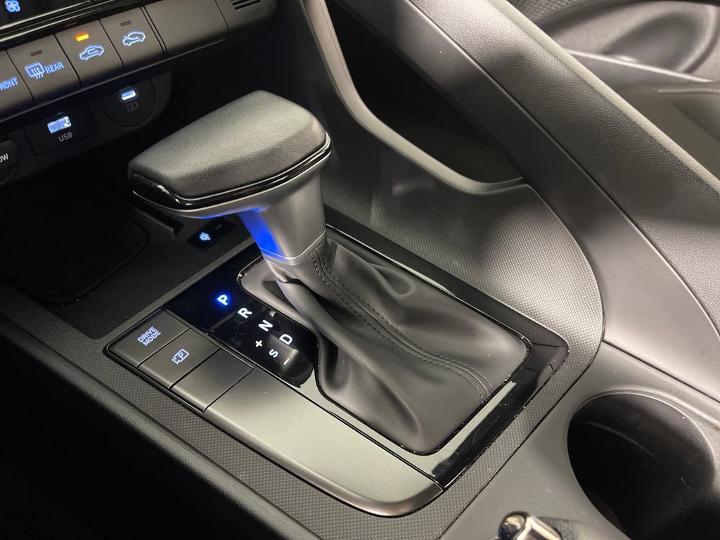 Certified 2025 Hyundai Elantra Sport FWD image 24
