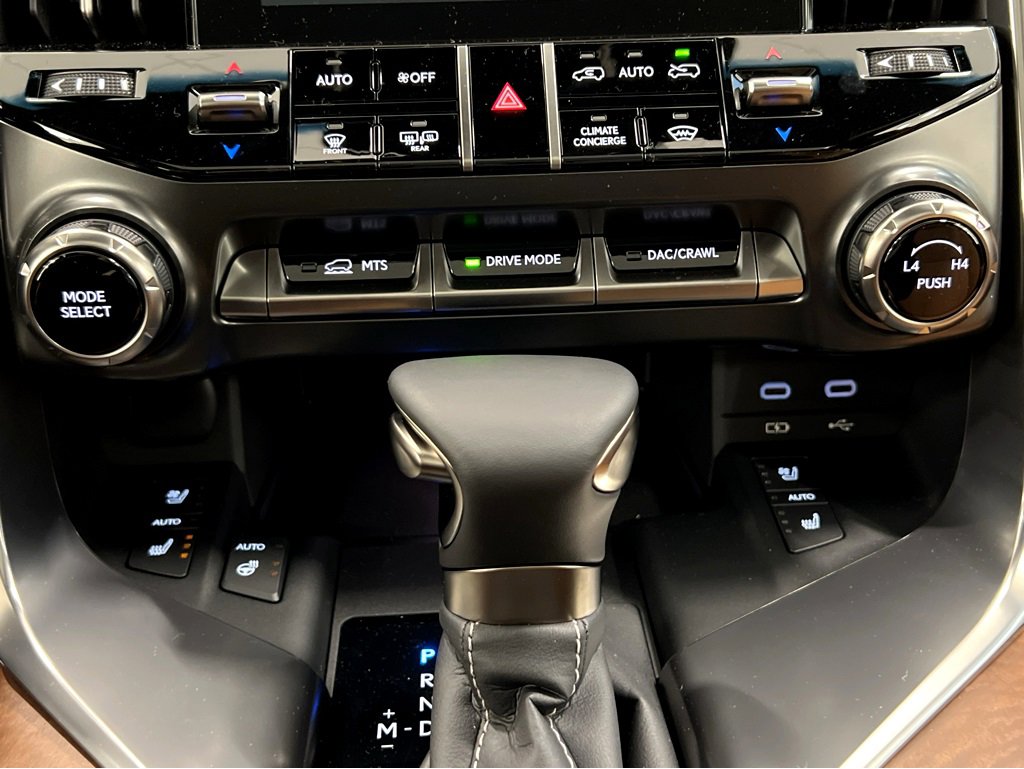 New 2026 Lexus LX 600 4WD w/ Accessory Package (2T) image 17