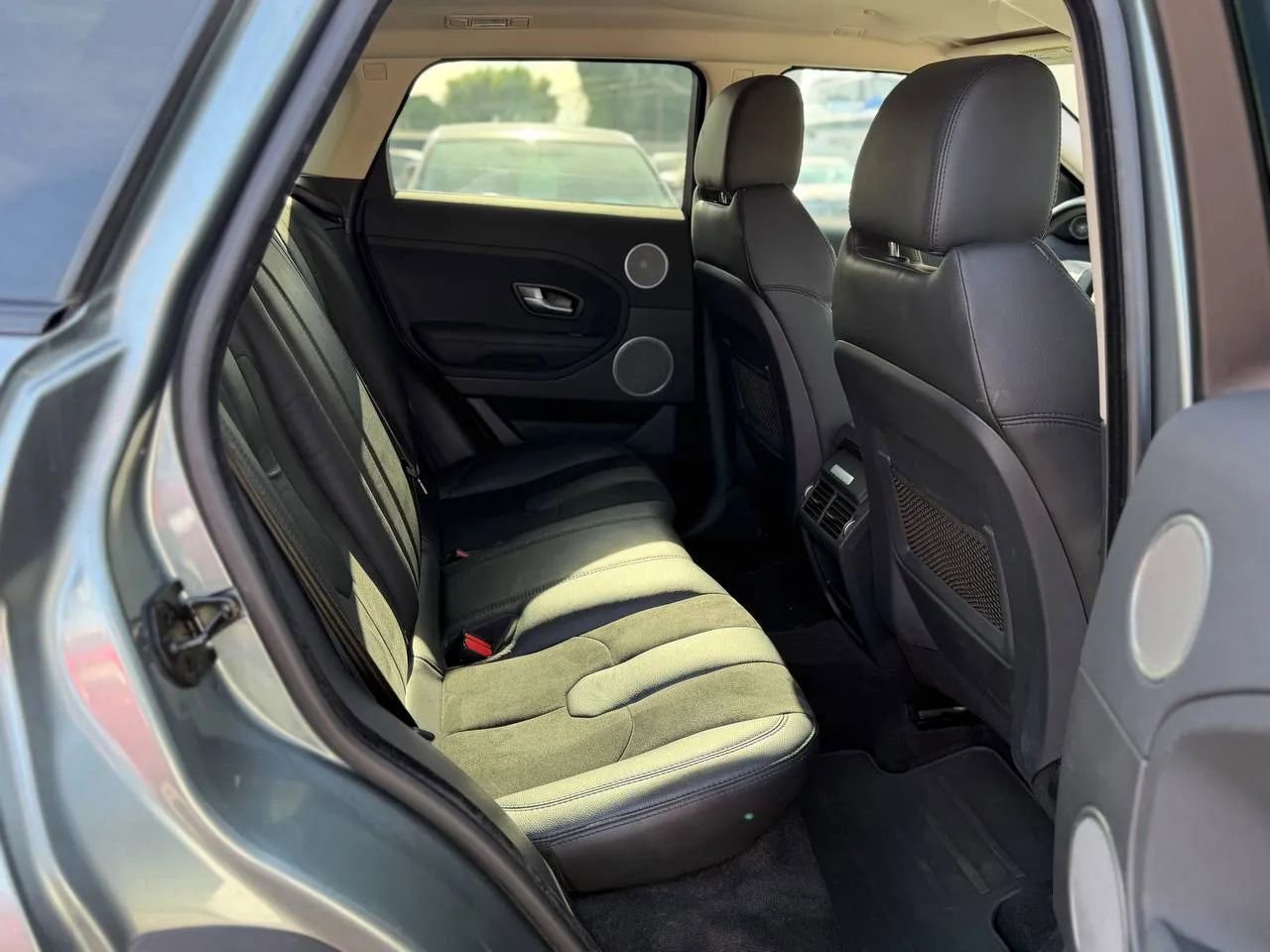 Used 2015 Land Rover Range Rover Evoque Pure image 26