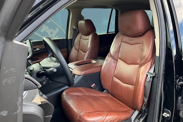 Used 2015 Cadillac Escalade Premium image 21