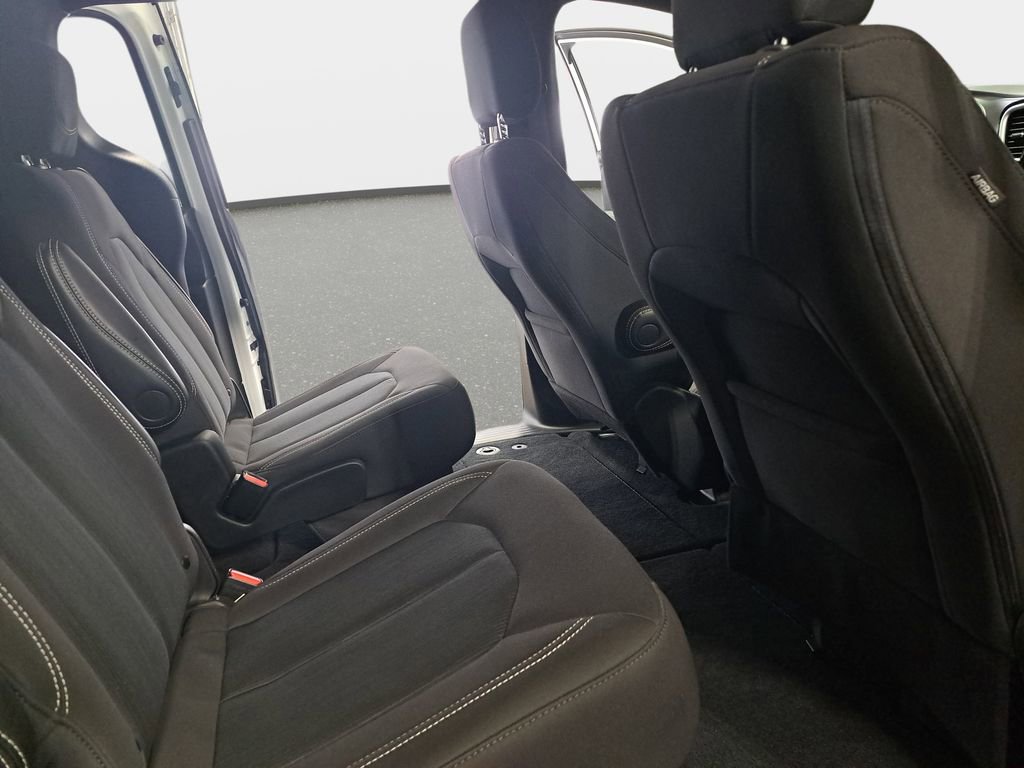 Certified 2024 Chrysler Pacifica Touring image 12