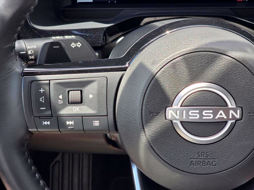 Used 2024 Nissan Pathfinder Platinum w/ Cargo Package AWD/4WD image 17