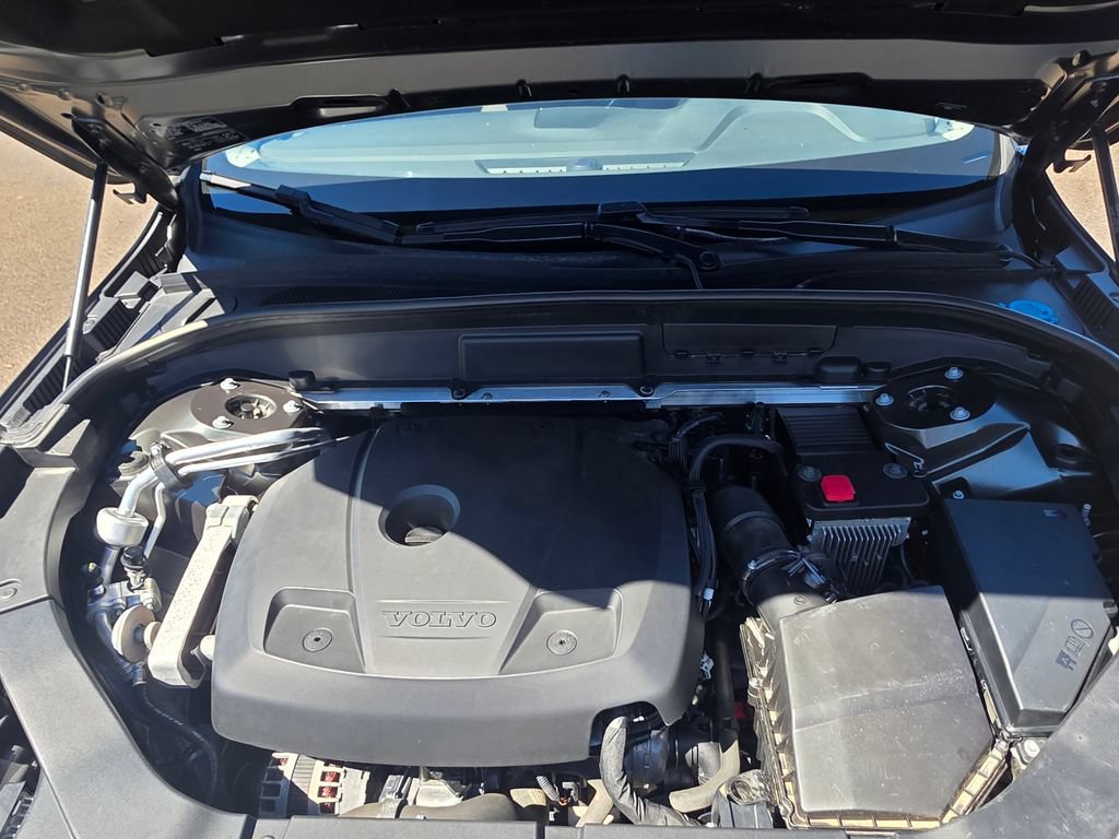 Used 2019 Volvo XC60 T5 Momentum w/ Multimedia Package AWD/4WD image 26