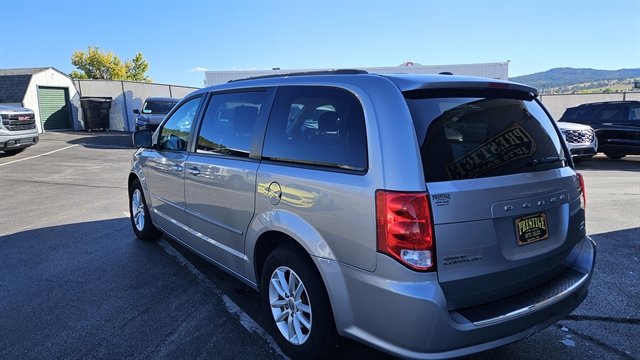 Used 2016 Dodge Grand Caravan SXT FWD image 7