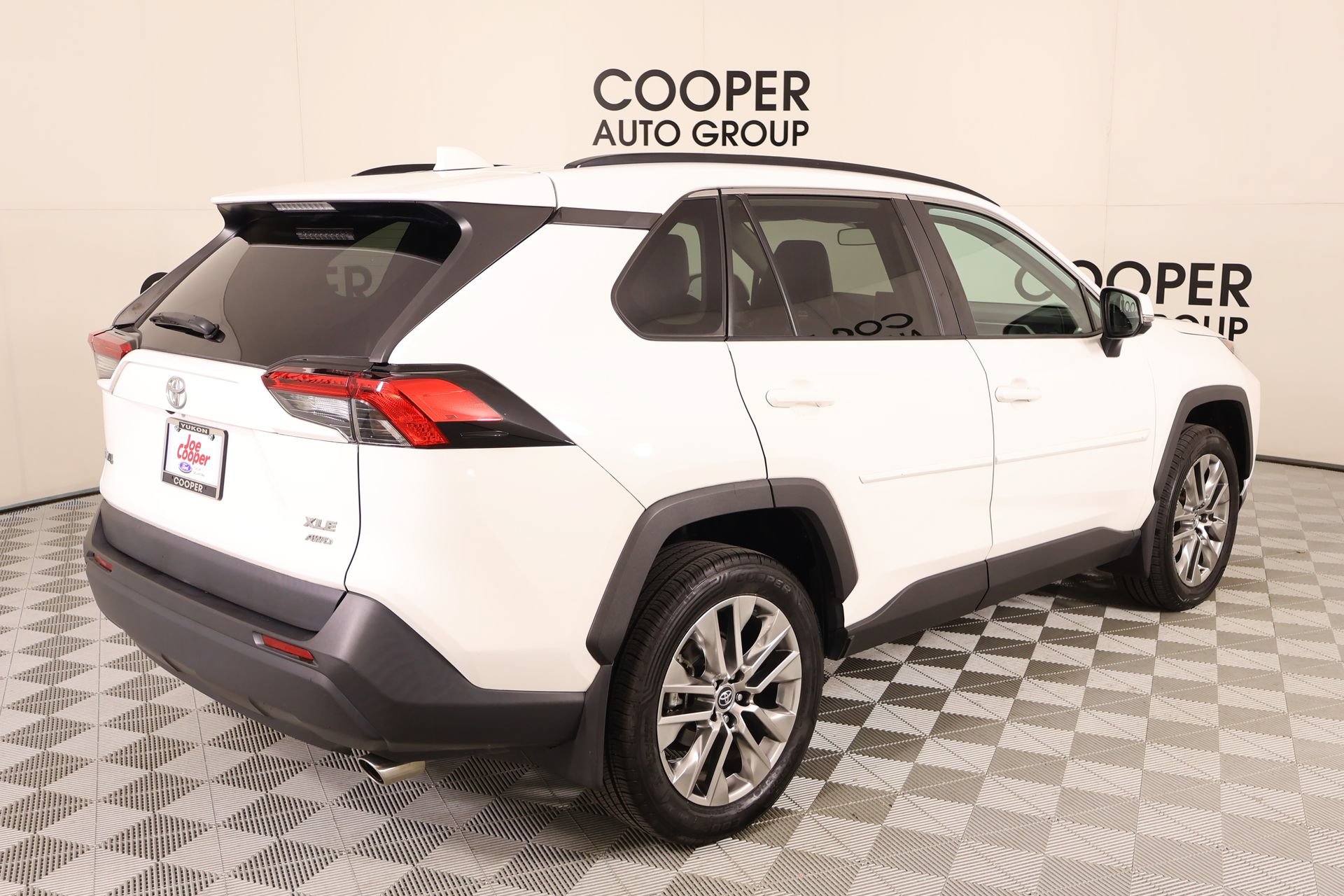 Used 2020 Toyota RAV4 XLE Premium AWD/4WD image 21