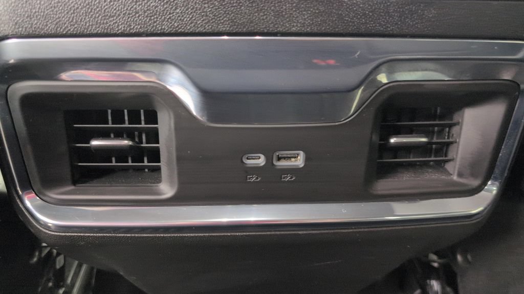Used 2024 Chevrolet Silverado 1500 LTZ AWD/4WD image 20