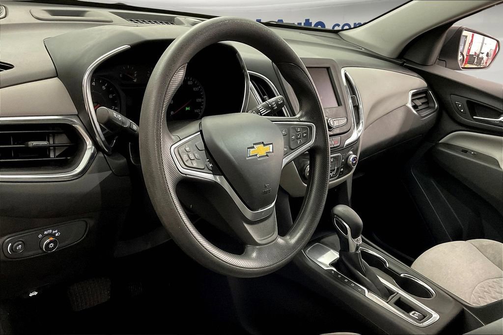 Used 2022 Chevrolet Equinox LS image 17