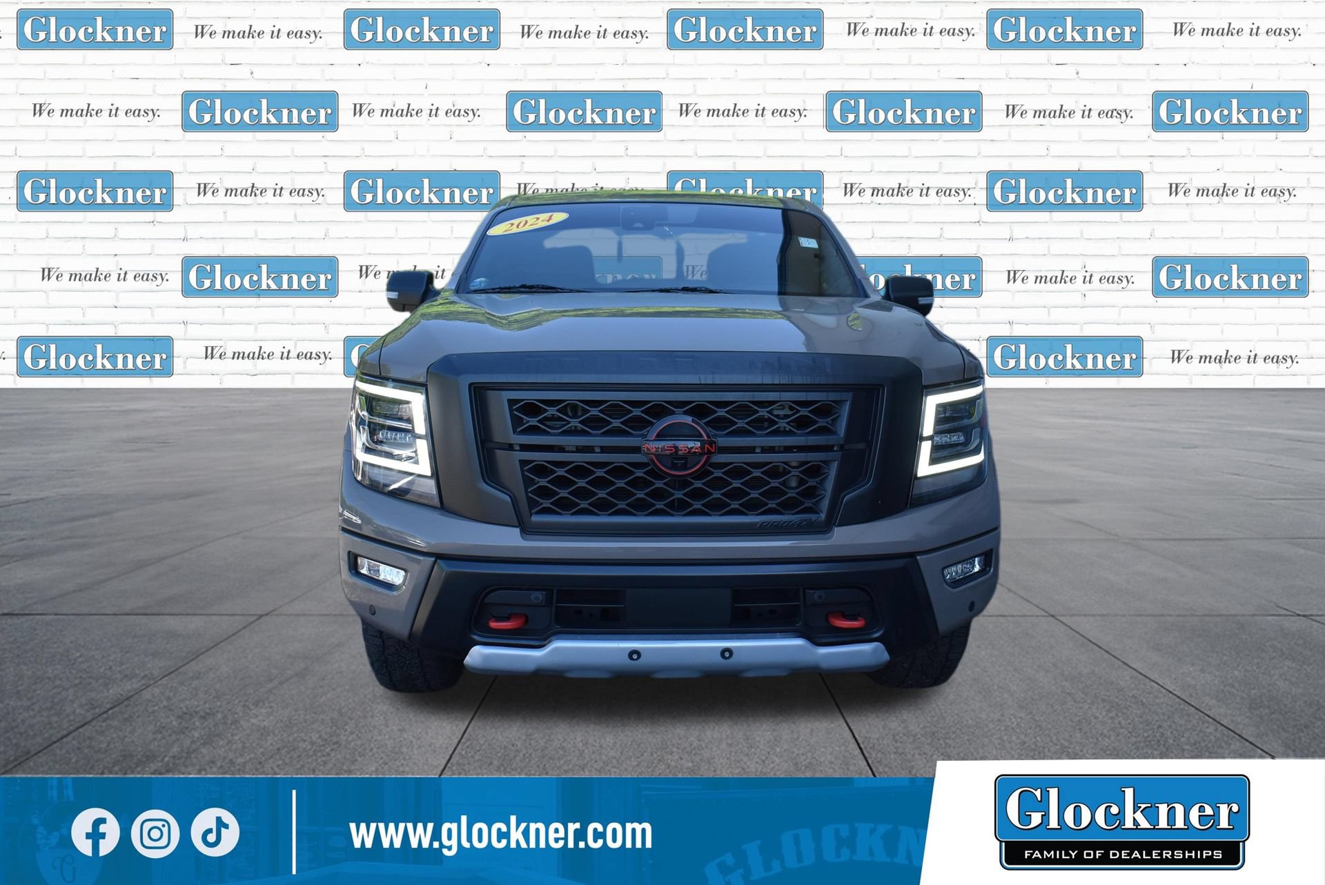 Used 2024 Nissan Titan PRO-4X w/ Pro-4x Convenience Package AWD/4WD image 2