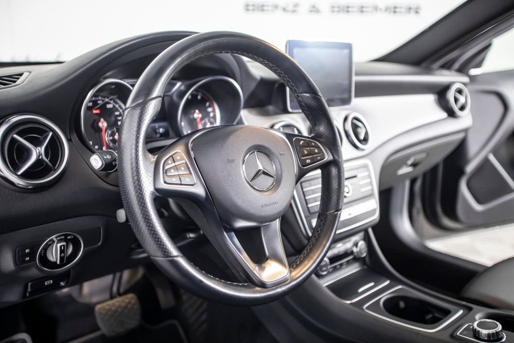 Used 2019 Mercedes-Benz GLA 250 4MATIC image 21