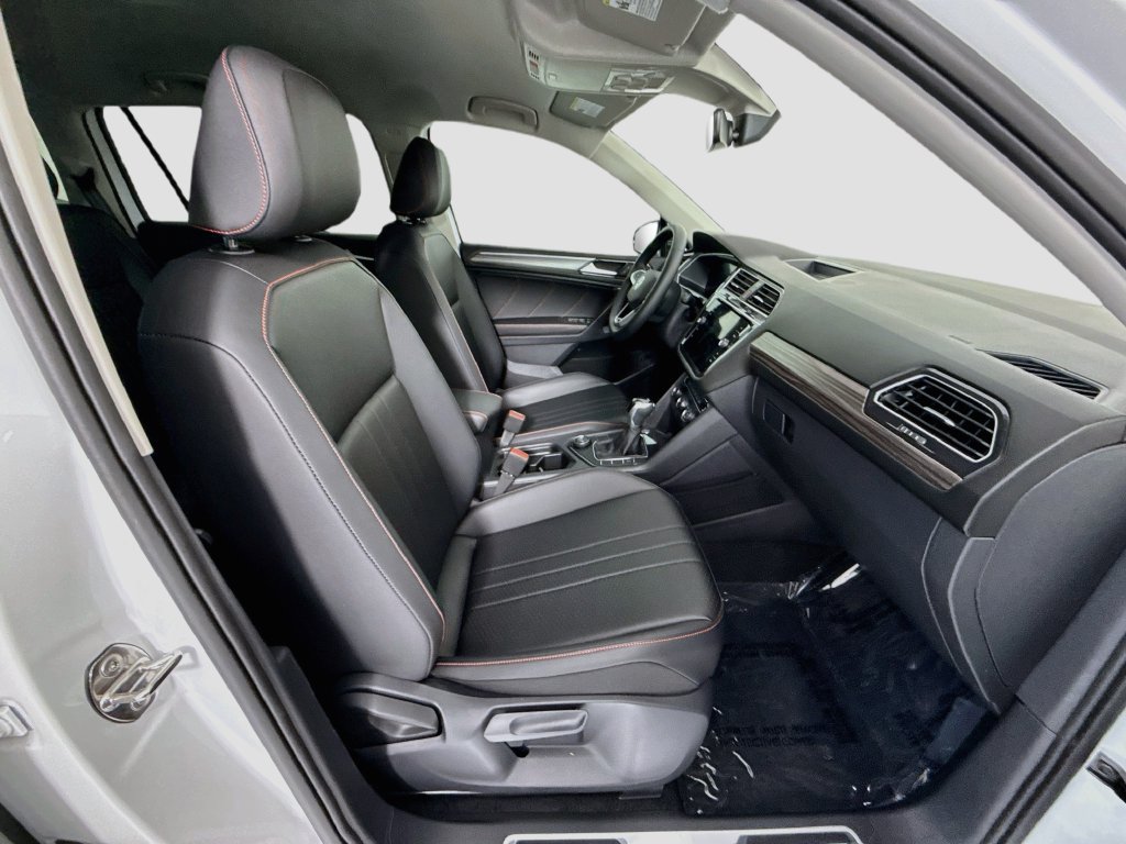 Used 2024 Volkswagen Tiguan Wolfsburg Edition AWD/4WD image 20