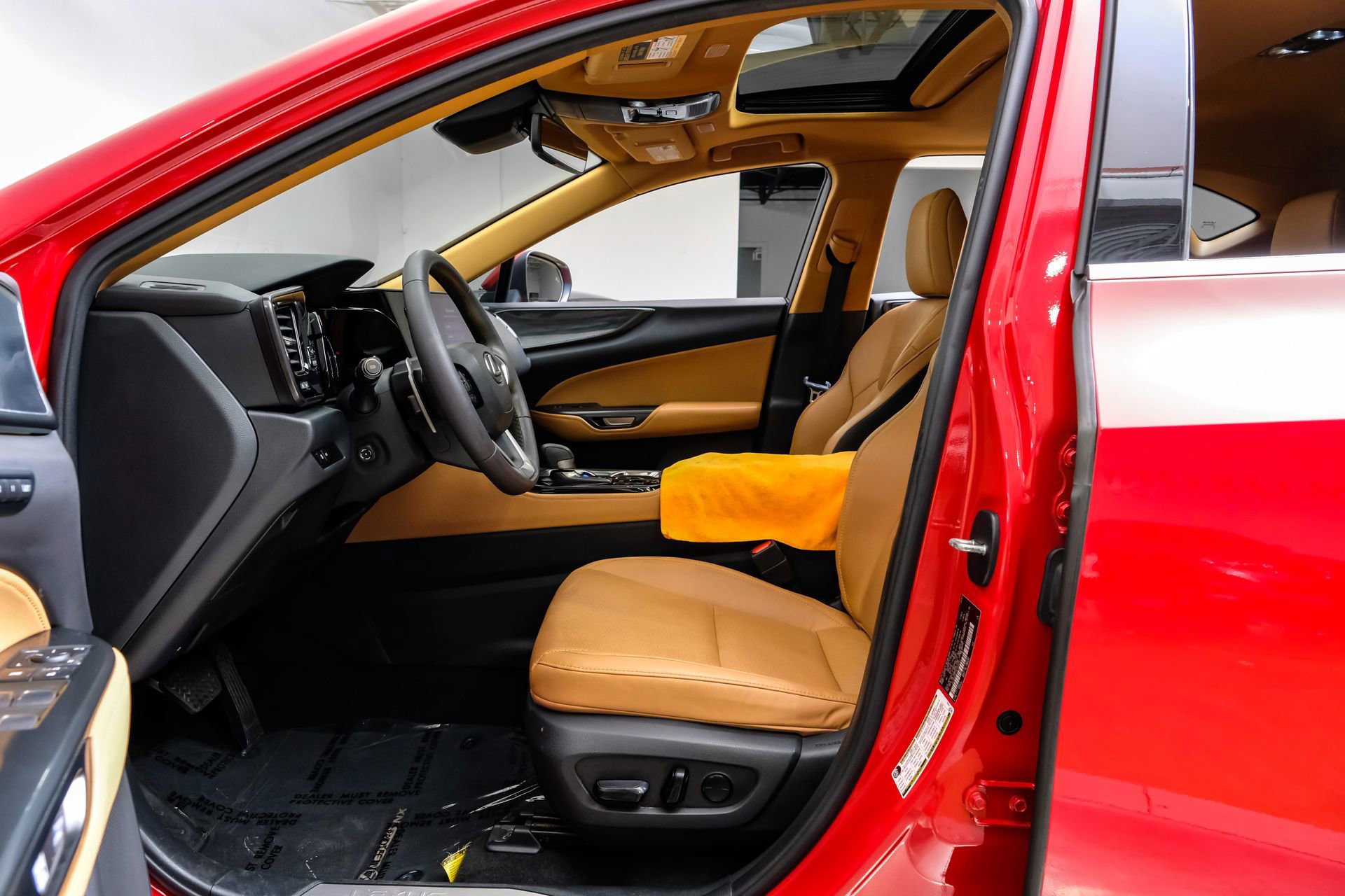 Used 2024 Lexus NX 250 250 Premium w/ Towing Package (2000 Lbs) image 4