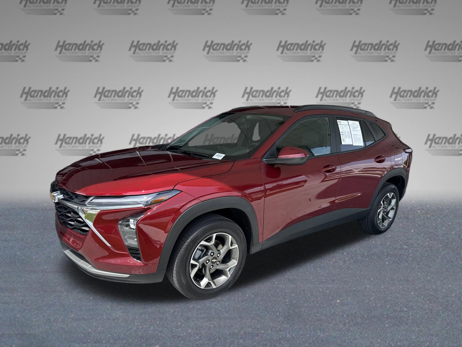 Used 2025 Chevrolet Trax LT w/ LT Convenience Package FWD image 4