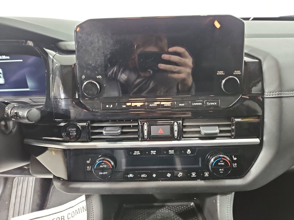 Certified 2025 Nissan Pathfinder Platinum w/ Cargo Package image 20