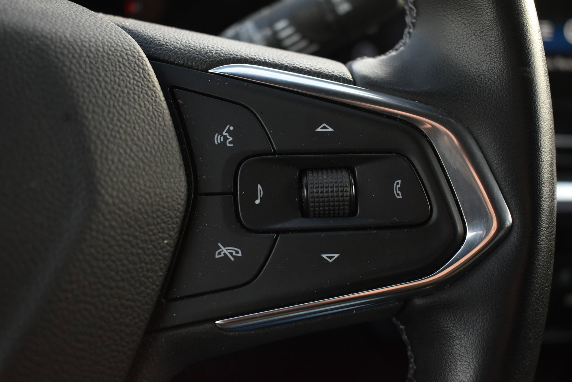 Used 2024 Chevrolet Trax ACTIV w/ Driver Confidence Package image 21