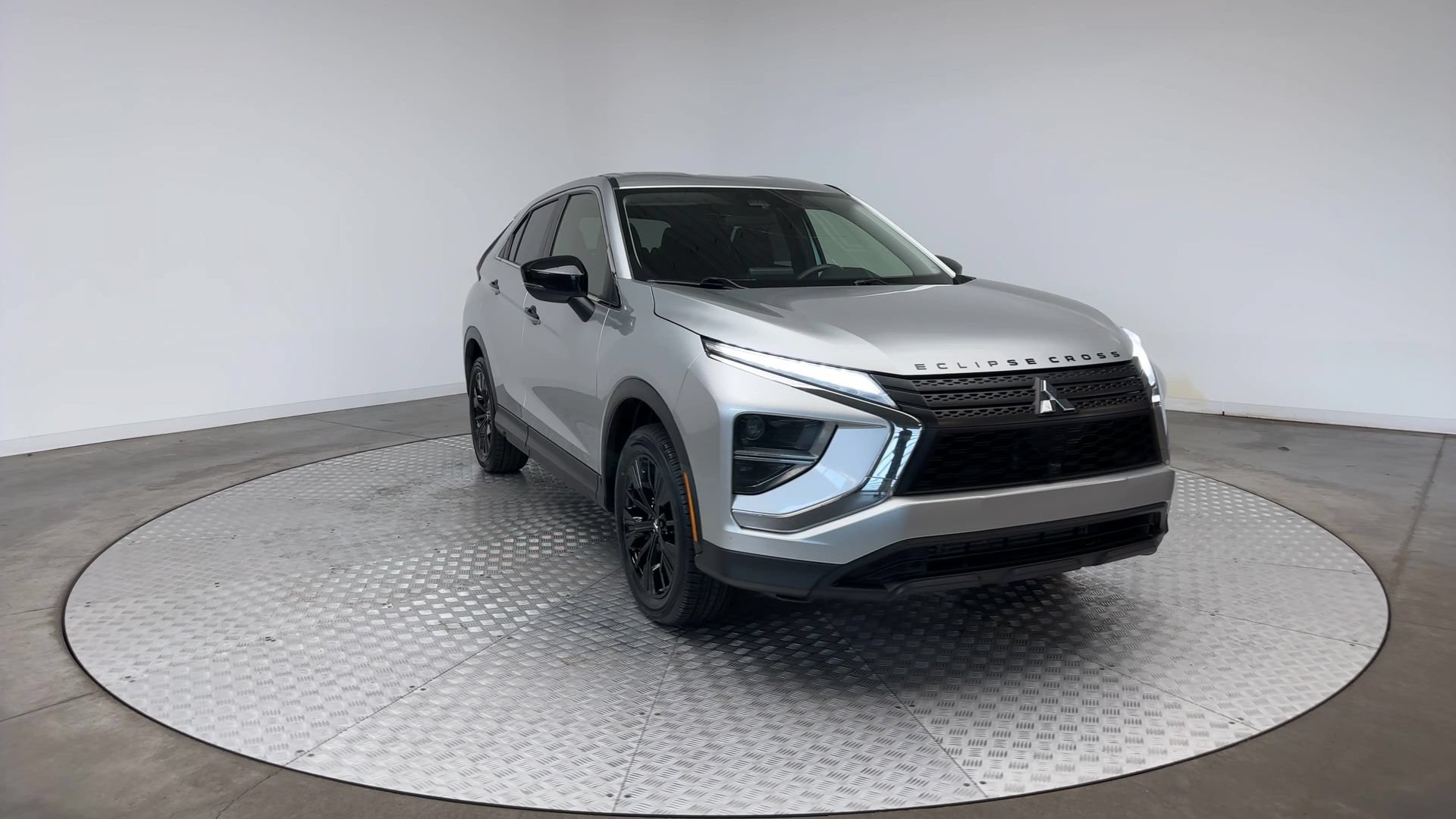 Used 2022 Mitsubishi Eclipse Cross LE AWD/4WD image 2