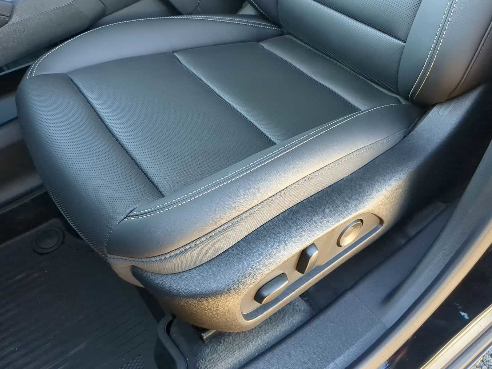 New 2026 GMC Terrain Elevation w/ Elevation Premium Package image 13